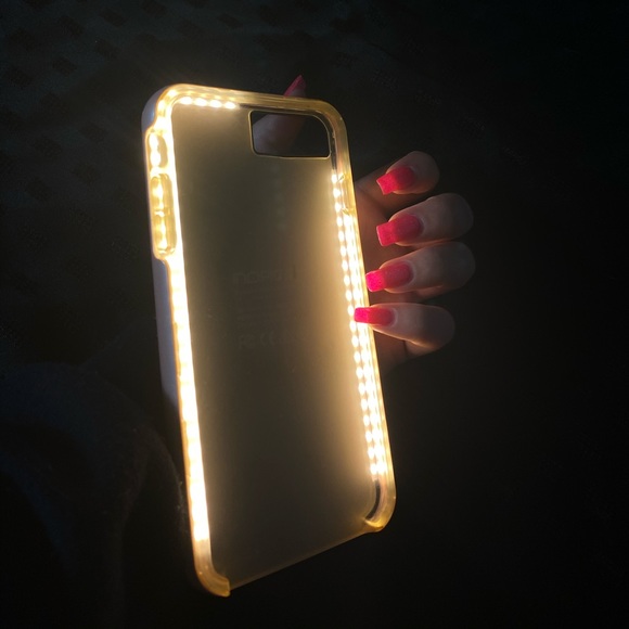 iPhone 7 Plus or 8 plus selfie light up case - Picture 3 of 3